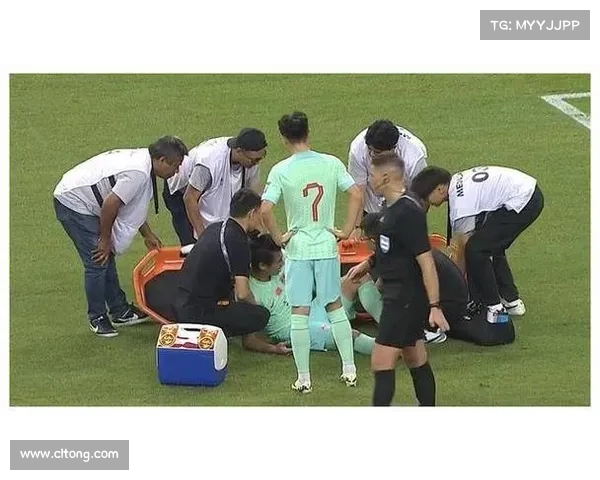 足球拒绝比赛事件;足球比赛球员拒绝替换下场